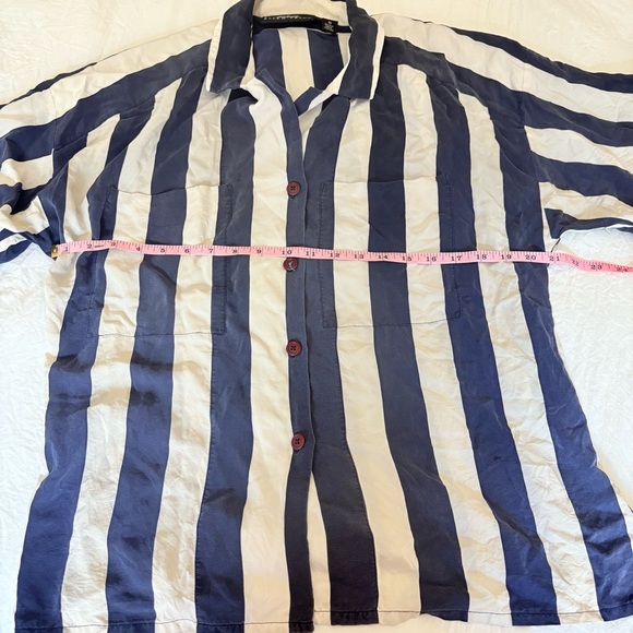 Ellen Tracy Women’s 100% Silk Striped Button Down Shirt - Picture 3 of 5